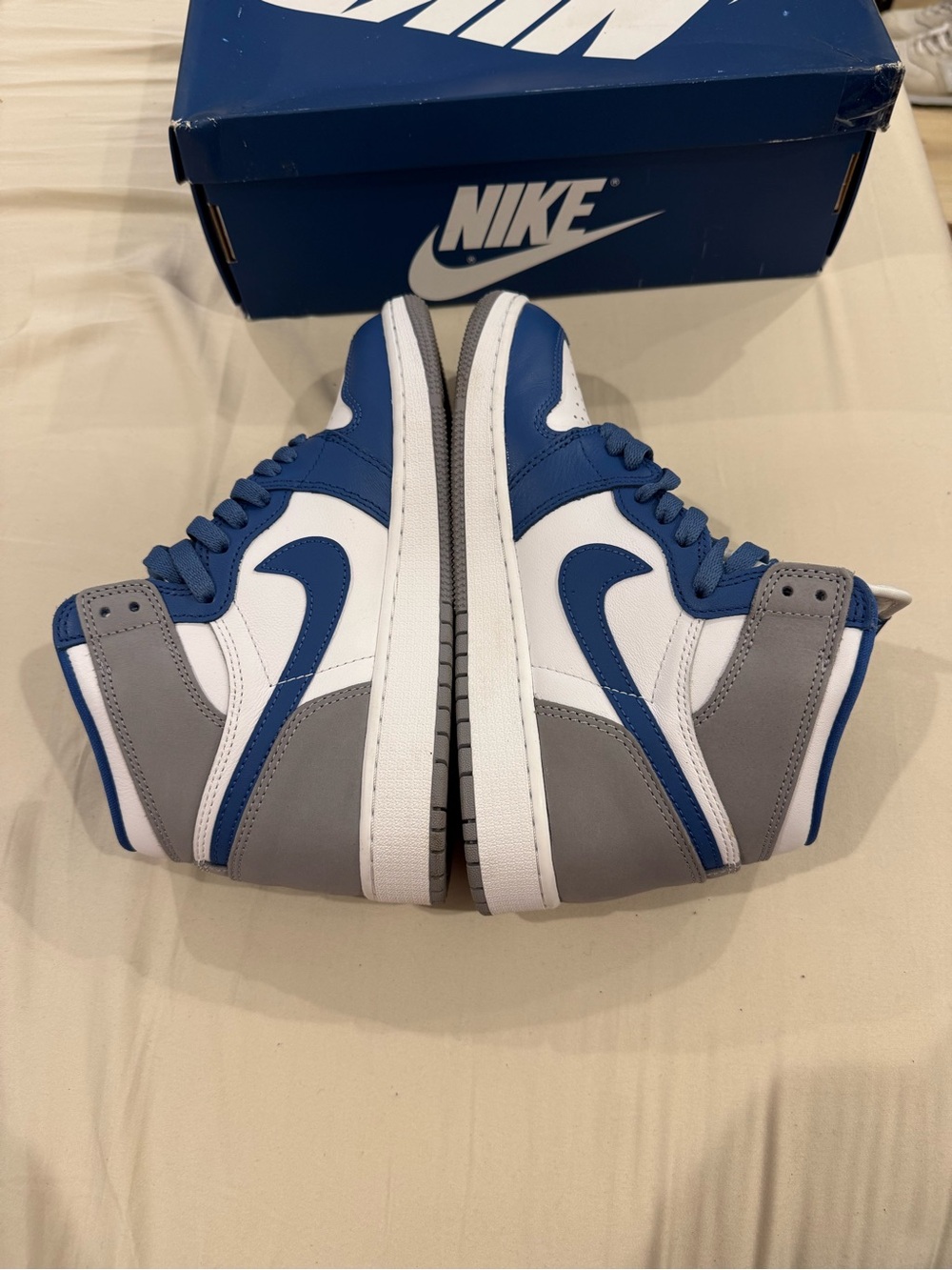 Nike Air Jordan 1 High White Blue Gray - Picture 6 of 9